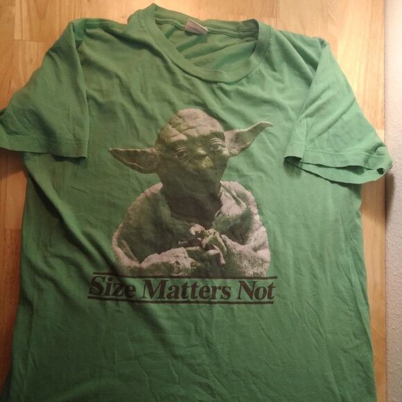 Star Wars Yoda Size Matters Not T-Shirt - Picture 1 of 7